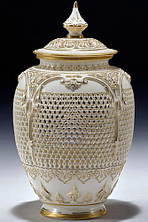 Royal Worcester reticulated covered jar / vase by George Owen. Shape 169. Made in 1909 