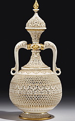 Royal Worcester reticulated vase and cover by George Owen. Shape 871